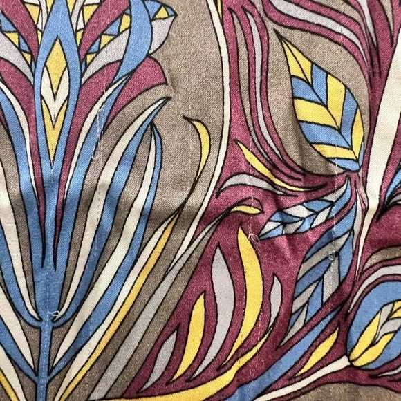 SFIZO Sfizio Art Deco Style Mockneck Top - Picture 14 of 14